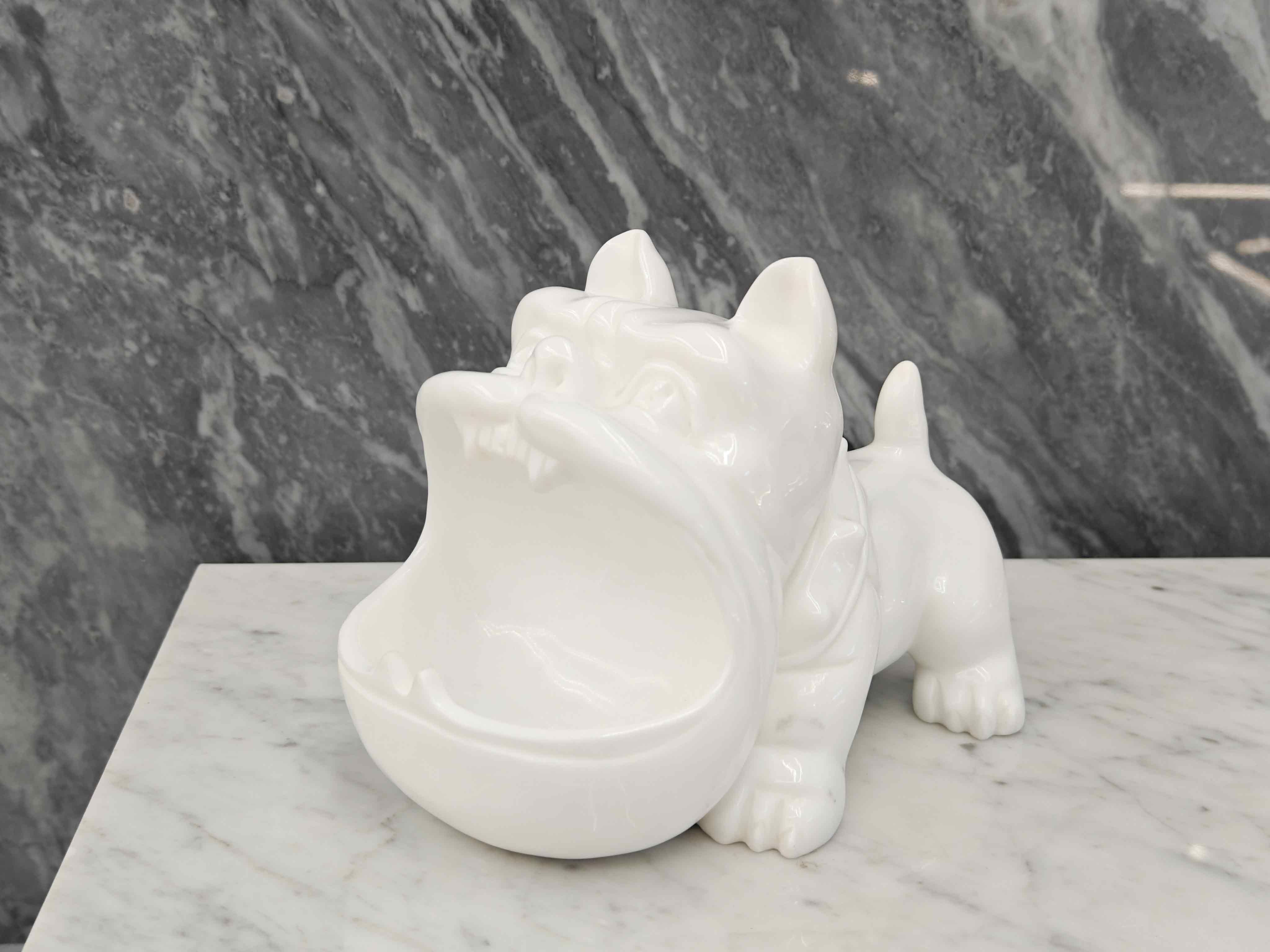 Marble dog